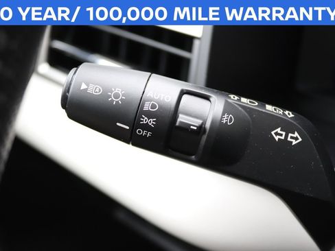 Used 2025 Mitsubishi Outlander AWD image 45