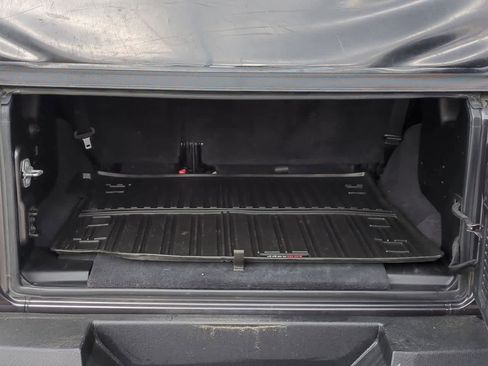 Used 2018 Jeep Wrangler Unlimited Sport S image 31