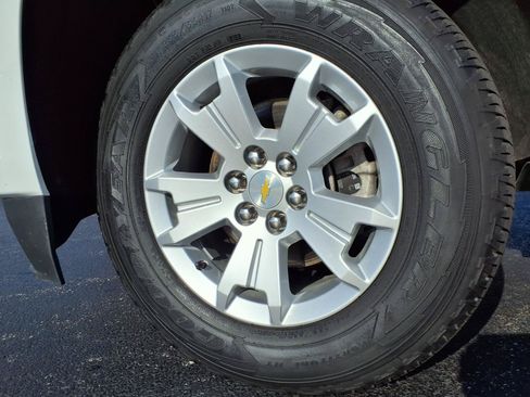 Used 2022 Chevrolet Colorado LT w/ Fleet Safety Package RWD image 31