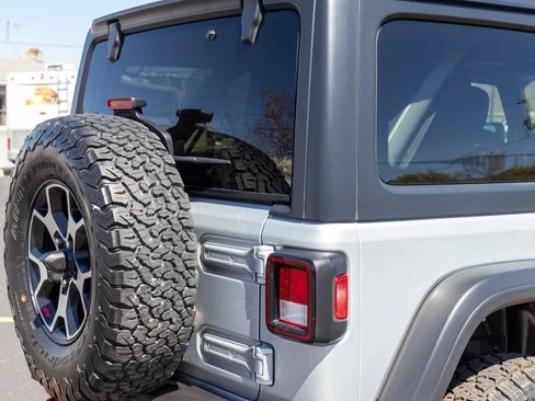 Used 2022 Jeep Wrangler Unlimited Rubicon AWD/4WD image 30