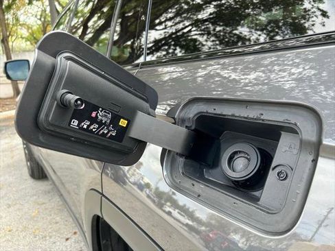 Certified 2024 Jeep Grand Cherokee L Limited image 50