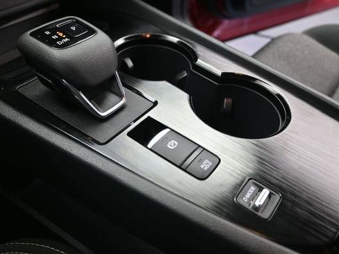 Used 2024 Nissan Rogue SV FWD image 16