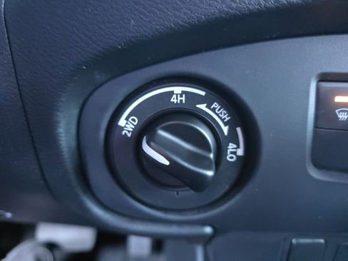 Used 2024 Nissan Frontier PRO-4X AWD/4WD image 22