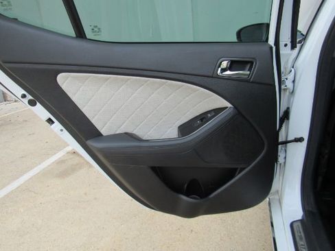 Used 2015 Kia Optima SX image 16