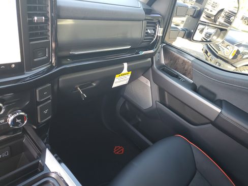 New 2025 Ford F250 Lariat w/ Lariat Ultimate Package image 28