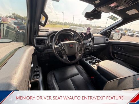 Used 2021 Nissan Titan PRO-4X w/ Pro-4x Convenience Package AWD/4WD image 14