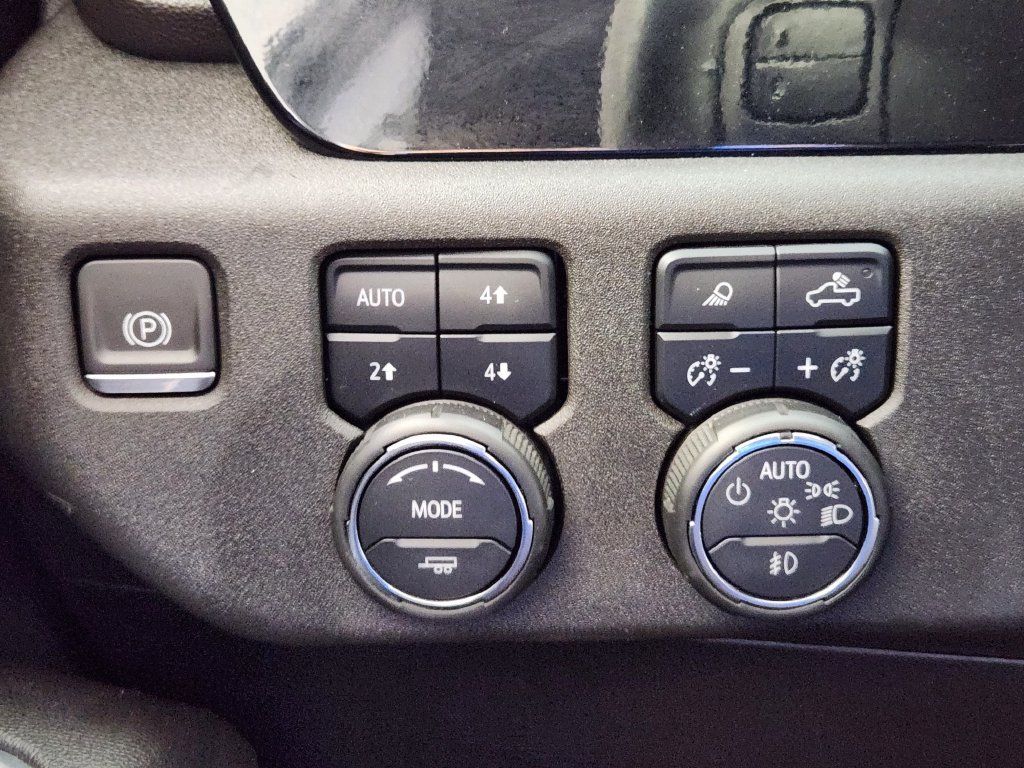 Used 2024 Chevrolet Silverado 3500 LTZ w/ LTZ Plus Package AWD/4WD image 27