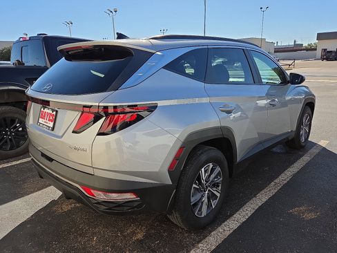 Used 2024 Hyundai Tucson Blue image 3