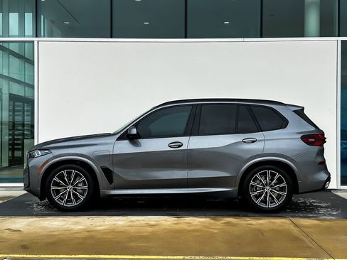 New 2026 BMW X5 xDrive50e w/ M Sport Package image 8
