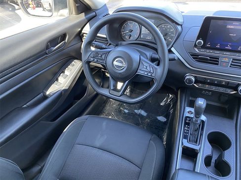 Certified 2025 Nissan Altima 2.5 S image 14