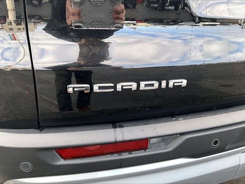 Used 2024 GMC Acadia Elevation image 32