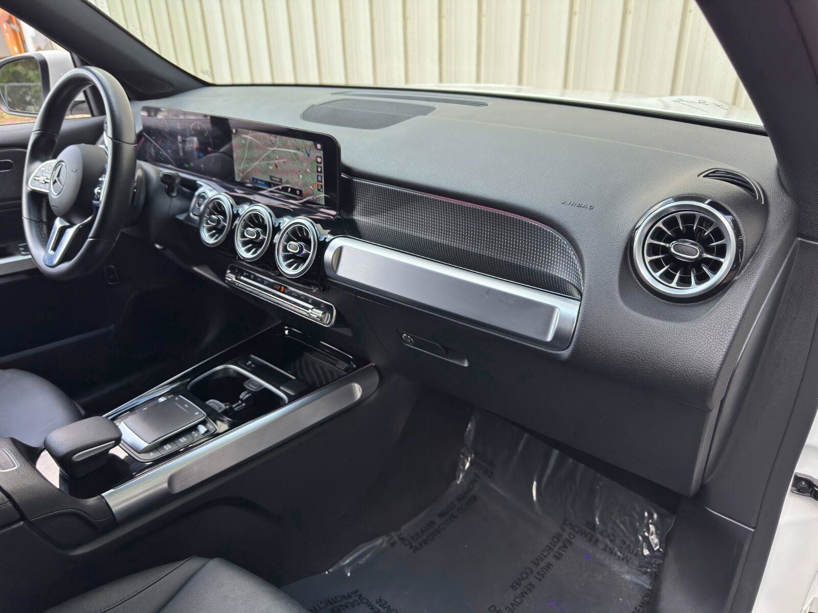 Used 2023 Mercedes-Benz EQB 300 4MATIC w/ Exclusive Package image 14