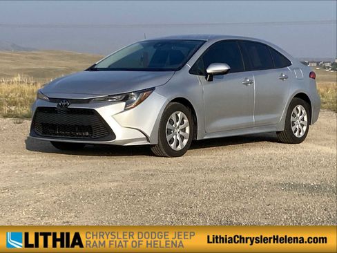 Used 2022 Toyota Corolla LE image 1