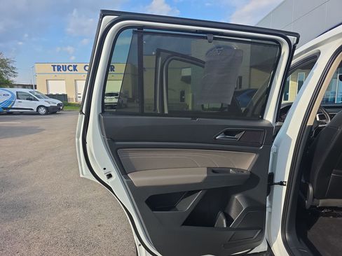 Used 2021 Volkswagen Atlas SE w/ Panoramic Sunroof Package AWD/4WD image 38