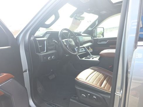 Used 2024 GMC Sierra 3500 Denali Ultimate image 18