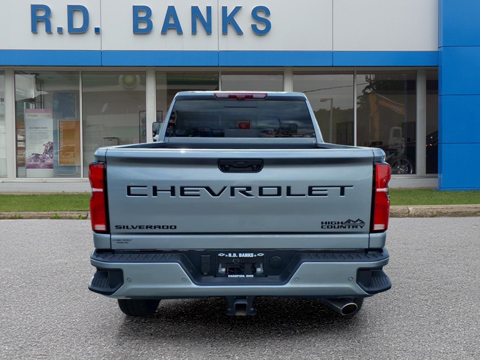 Used 2026 Chevrolet Silverado 3500 High Country w/ High Country Premium Package AWD/4WD image 4