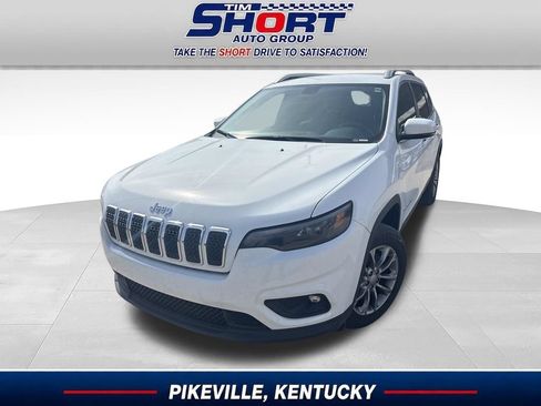 Used 2019 Jeep Cherokee Latitude Plus w/ Cold Weather Group AWD/4WD image 1