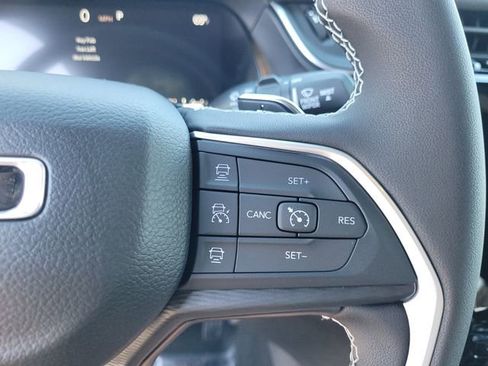 New 2025 Jeep Grand Cherokee Laredo w/ MOPAR Finishing Package RWD image 30