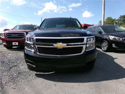 Used 2019 Chevrolet Tahoe LT image 2