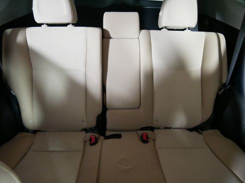 Used 2015 Toyota RAV4 XLE AWD/4WD image 13