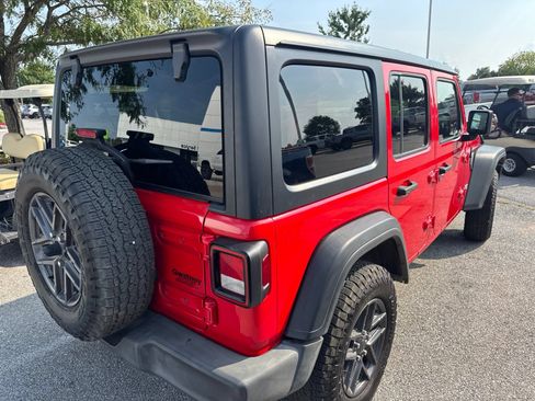 Used 2021 Jeep Wrangler Unlimited Sport AWD/4WD image 4