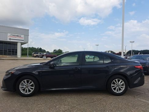 Used 2026 Toyota Camry LE FWD image 8