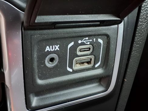 Used 2022 Jeep Wrangler Unlimited Rubicon w/ LED Lighting Group image 17