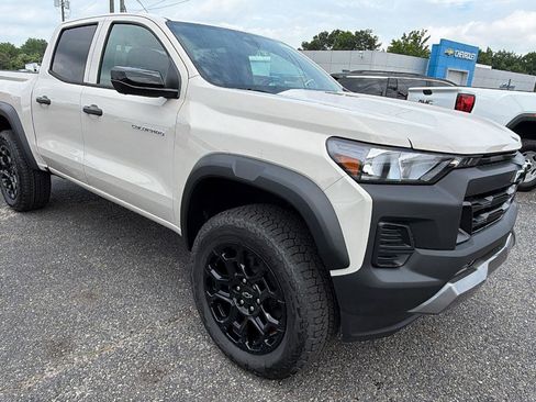 New 2026 Chevrolet Colorado Trail Boss AWD/4WD image 3