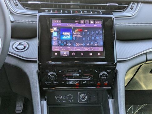 New 2025 Jeep Grand Cherokee L Altitude image 16