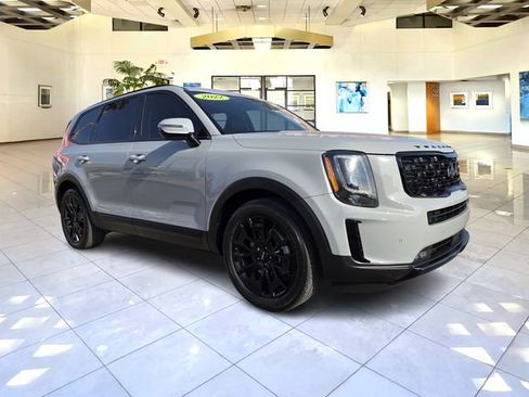 Used 2022 Kia Telluride SX w/ Nightfall Edition Package image 3