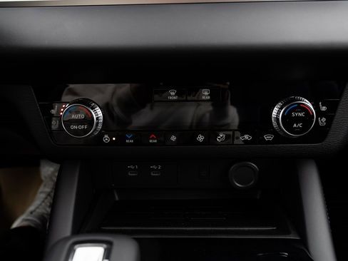 New 2026 Mitsubishi Outlander SEL image 15