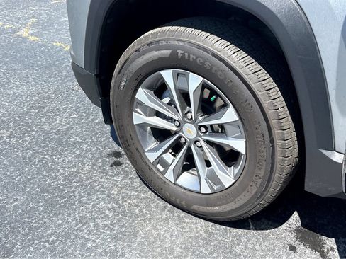Used 2026 Chevrolet Equinox LT FWD image 23