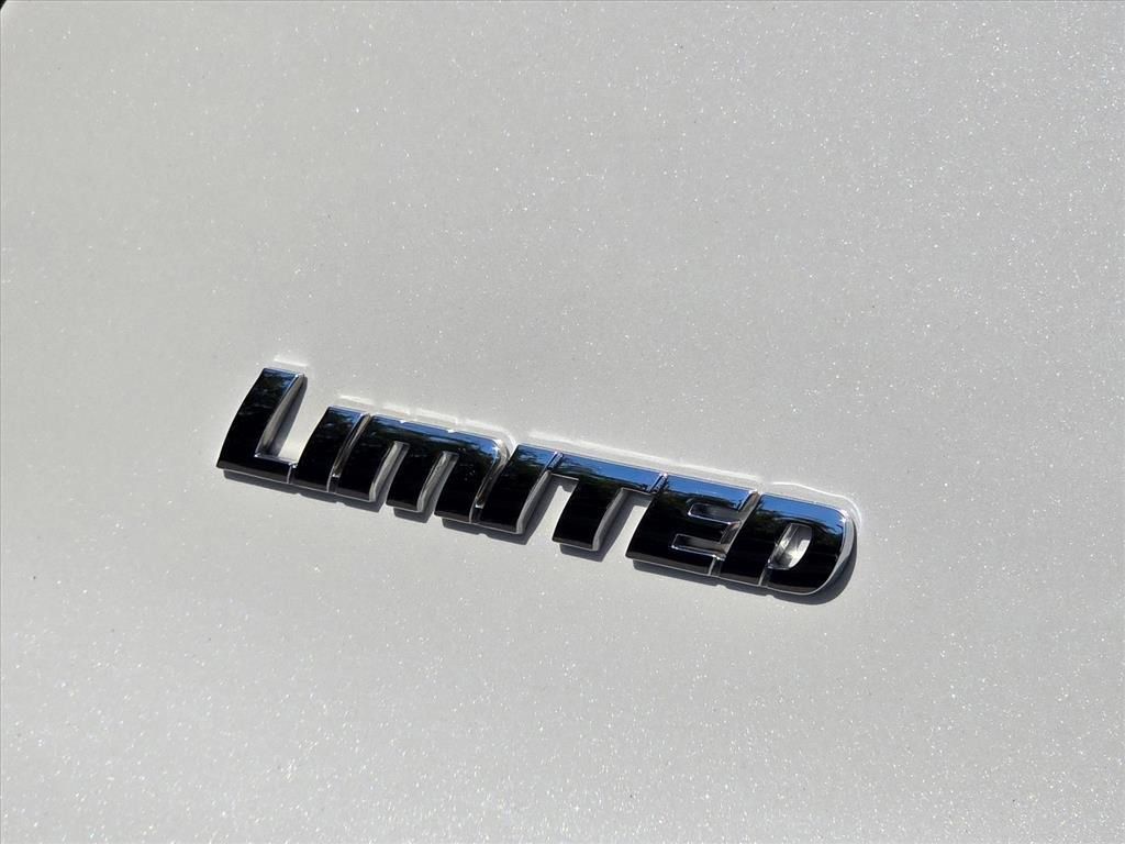 Used 2022 Toyota 4Runner Limited AWD/4WD image 15