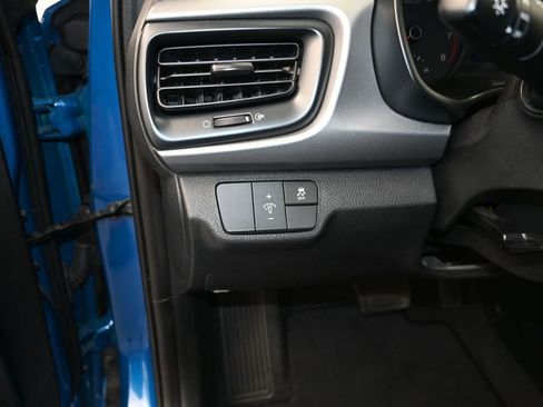 Used 2023 Kia Rio S FWD image 12
