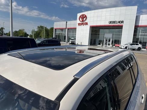 Used 2024 Toyota Grand Highlander AWD Hybrid image 3