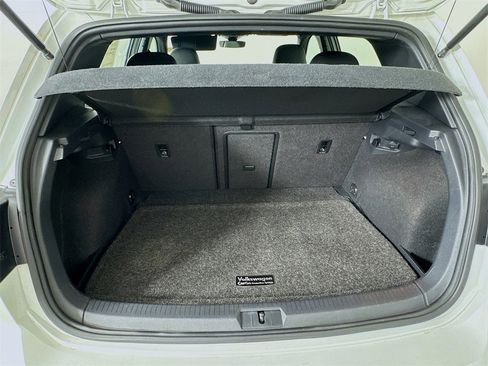 Used 2019 Volkswagen Golf R 4-Door image 26