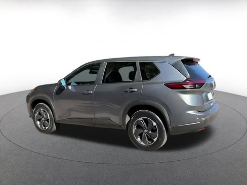Used 2025 Nissan Rogue SV AWD/4WD image 4