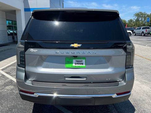 Used 2025 Chevrolet Suburban LT w/ Comfort Package AWD/4WD image 6