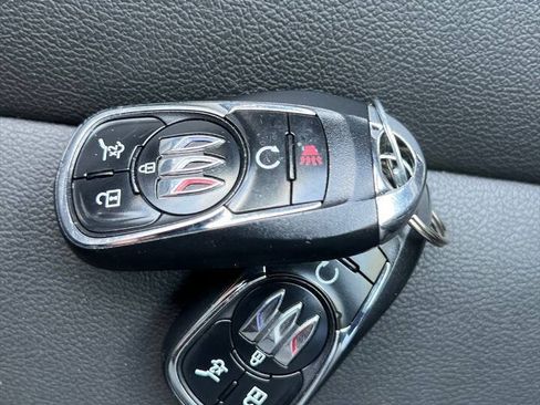 Used 2025 Buick Envista Sport Touring w/ Convenience II Package FWD image 23