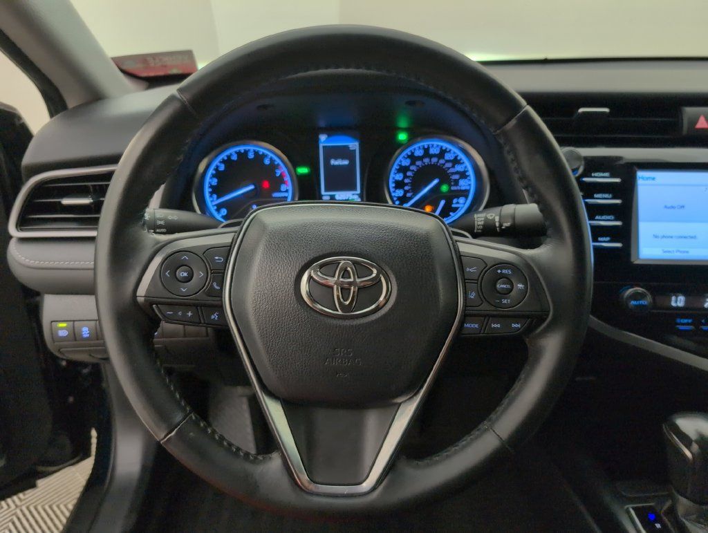 Used 2020 Toyota Camry SE w/ Convenience Package FWD image 33
