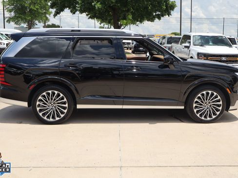 Used 2026 Hyundai Palisade Calligraphy FWD image 2