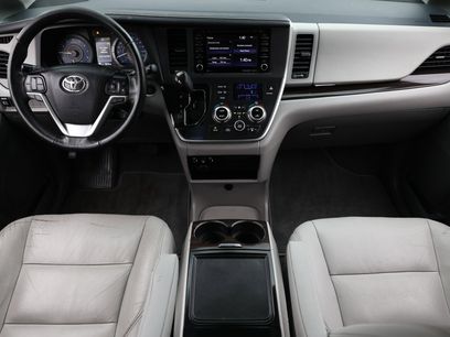 Used 2020 Toyota Sienna XLE