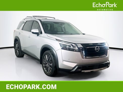 Used 2023 Nissan Pathfinder SL w/ SL Premium Package image 1