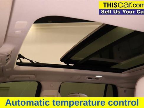 Used 2021 GMC Yukon Denali w/ Denali Premium Package image 18