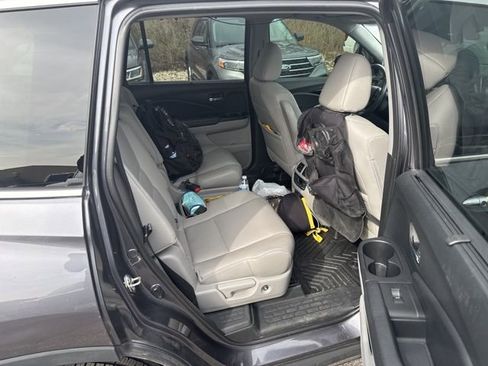 Used 2020 Honda Pilot Touring image 9