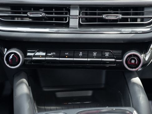 New 2026 Chevrolet Equinox EV RS image 28