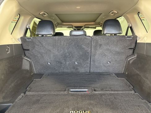 Used 2023 Nissan Rogue SL w/ SL Premium Package image 25