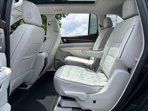 New 2026 Buick Enclave Avenir w/ Super Cruise Package AWD/4WD image 44