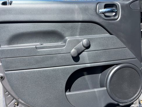 Used 2016 Jeep Patriot Sport image 15