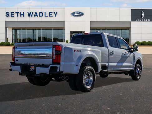 Used 2025 Ford F350 Platinum w/ Platinum Plus Package image 7